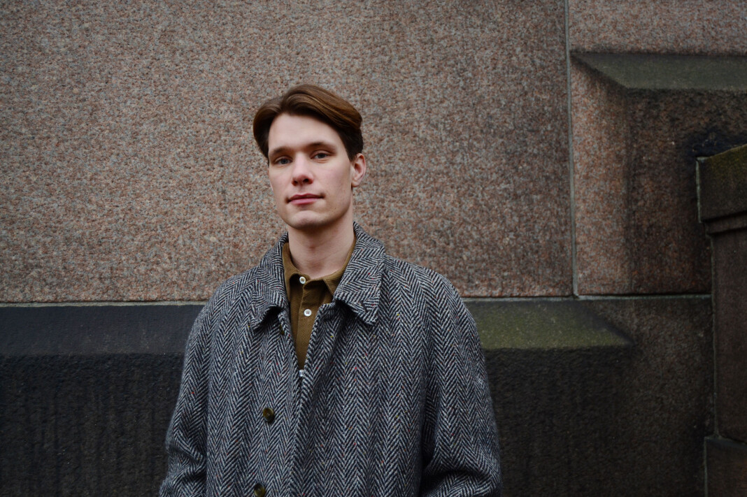 Tellef Solbakk Raabe har studert kommentatorenes makt i sin masteroppgave ved University of Cambridge. Foto: Guro Flaarønning Tellef Solbakk Raabe har studert kommentatorenes makt i sin masteroppgave ved University of Cambridge. Foto: Guro Flaarønning