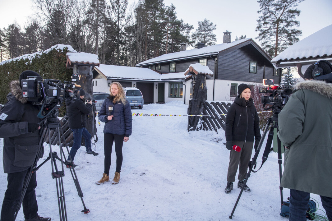 Anne-Elisabeth Falkevik Hagen, kona til Tom Hagen, en av Norges rikeste, har vært borte i ti uker. Først nå omtaler mediene saken, her Margrethe Håland Solheim i TV 2 og Natalie Remøe Hansen i VGTV. Foto: NTB / Scanpix Anne-Elisabeth Falkevik Hagen, kona til Tom Hagen, en av Norges rikeste, har vært borte i ti uker. Først nå omtaler mediene saken, her Margrethe Håland Solheim i TV 2 og Natalie Remøe Hansen i VGTV. Foto: NTB / Scanpix
