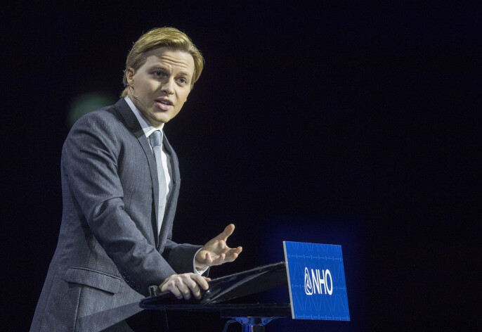 Ronan Farrow på scenen under NHOs årskonferanse. Foto: Vidar Ruud / NTB scanpix Ronan Farrow på scenen under NHOs årskonferanse. Foto: Vidar Ruud / NTB scanpix