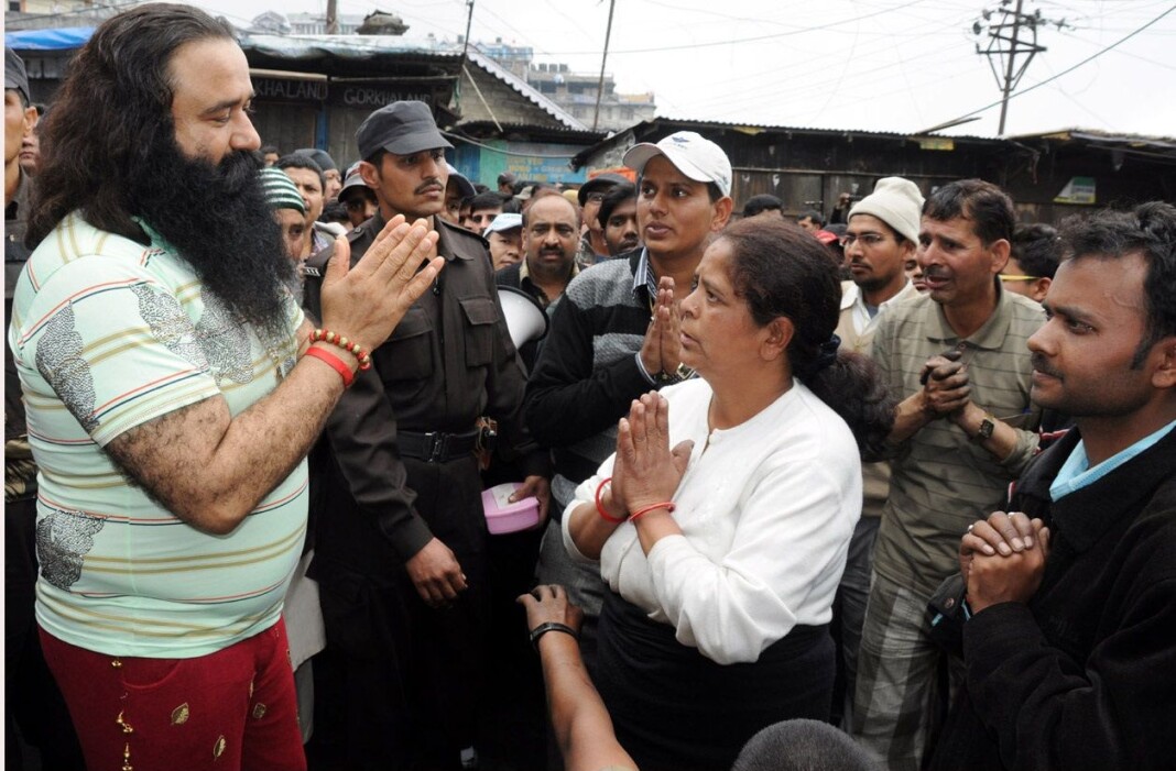 Guruen og sektlederen Gurmeet Ram Rahim Singh kan nå få dødsstraff. Auroraaddy / Wikimedia Commons / CC BY-SA 3.0 Guruen og sektlederen Gurmeet Ram Rahim Singh kan nå få dødsstraff. Auroraaddy / Wikimedia Commons / CC BY-SA 3.0