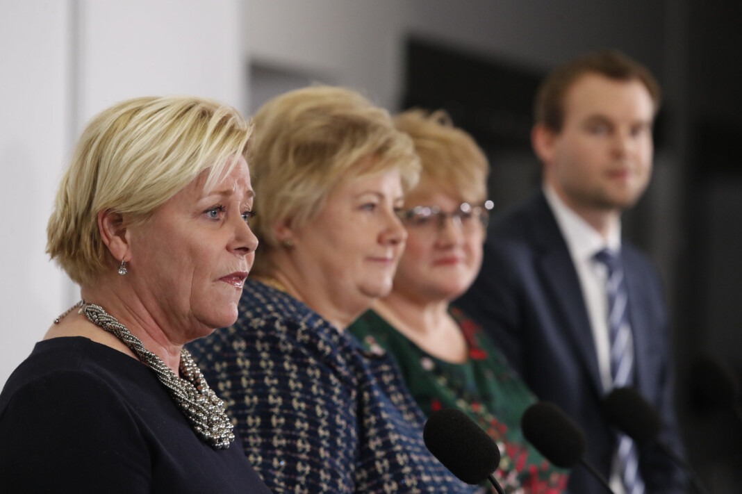 Finansminister Siv Jensen, statsminister Erna Solberg, kulturminister Trine Skei Grande og KrF-nestleder Kjell Ingolf Ropstad holdt pressekonferanse torsdag kveld. Foto: Terje Bendiksby / NTB scanpix. Finansminister Siv Jensen, statsminister Erna Solberg, kulturminister Trine Skei Grande og KrF-nestleder Kjell Ingolf Ropstad holdt pressekonferanse torsdag kveld. Foto: Terje Bendiksby / NTB scanpix.