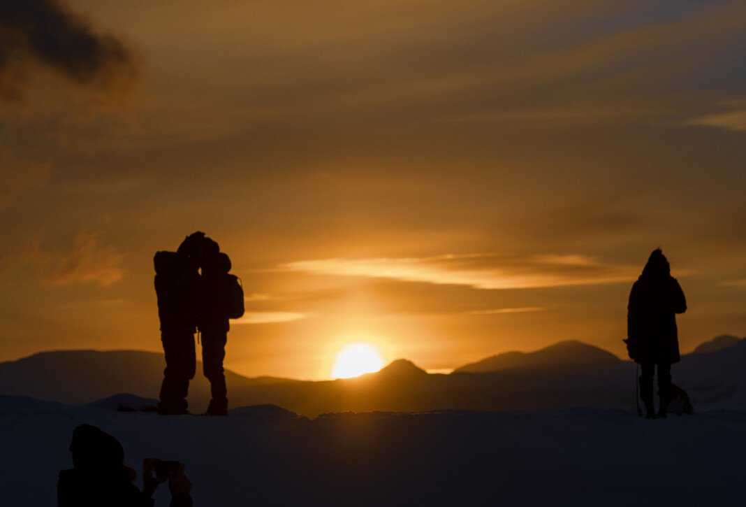 Dette var noe av det de internasjonale journalistene som besøker Tromsø denne uka kunne få oppleve, årets første soldag. Foto: Lars Åke Andersen / NTB scanpix Dette var noe av det de internasjonale journalistene som besøker Tromsø denne uka kunne få oppleve, årets første soldag. Foto: Lars Åke Andersen / NTB scanpix