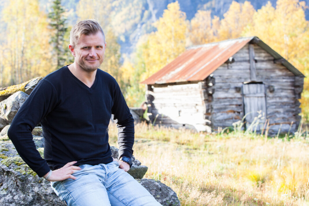 Juryen omtaler språket til Arve Uglum som «sobert», «lavmælt» og «tilbaketrukket». Foto: Christian Blom/NRK Juryen omtaler språket til Arve Uglum som «sobert», «lavmælt» og «tilbaketrukket». Foto: Christian Blom/NRK