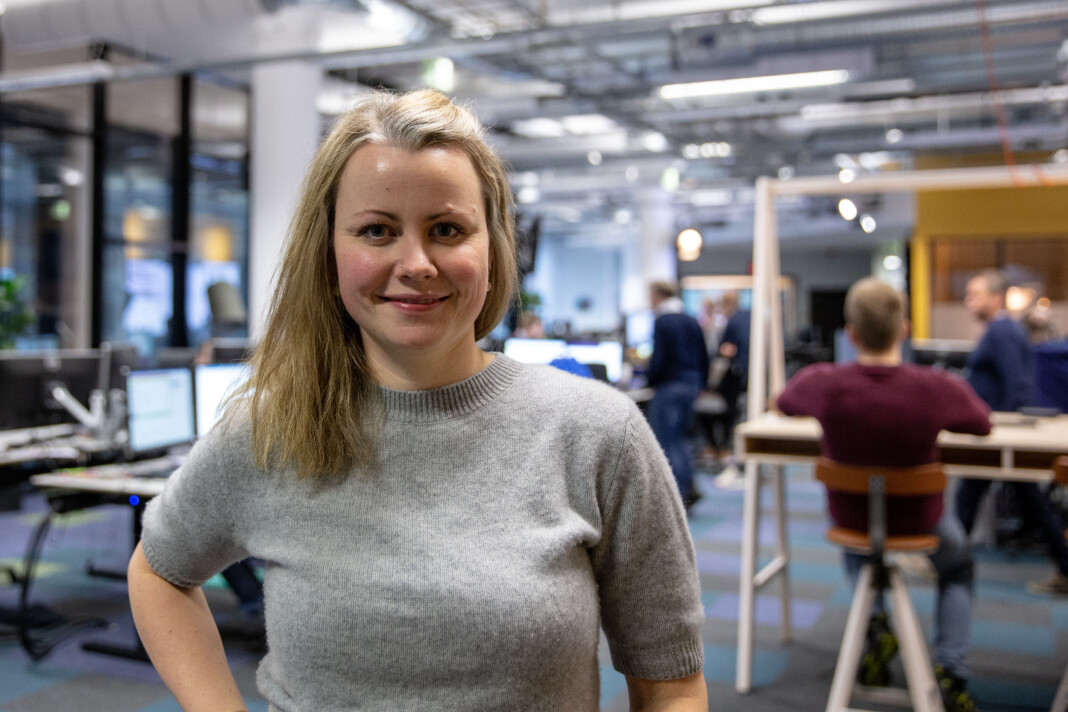 NRK Hordaland-journalist Stine Mari Velsvik skrev masteroppgave om nyheter som publiseres i sosiale medier. Foto: Christine Kongsvik NRK Hordaland-journalist Stine Mari Velsvik skrev masteroppgave om nyheter som publiseres i sosiale medier. Foto: Christine Kongsvik