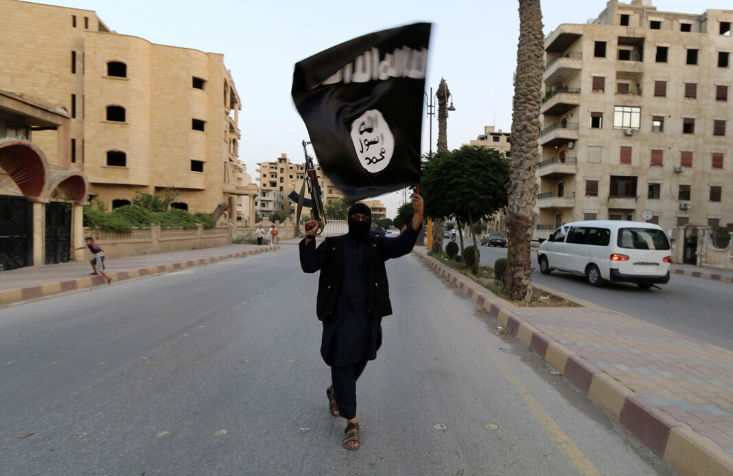 I oktober 2017 hevdet en fransk IS-kriger overfor Paris Match at han hadde sett John Cantlie i live i Raqqa (bildet). Foto: Reuters / NTB scanpix I oktober 2017 hevdet en fransk IS-kriger overfor Paris Match at han hadde sett John Cantlie i live i Raqqa (bildet). Foto: Reuters / NTB scanpix