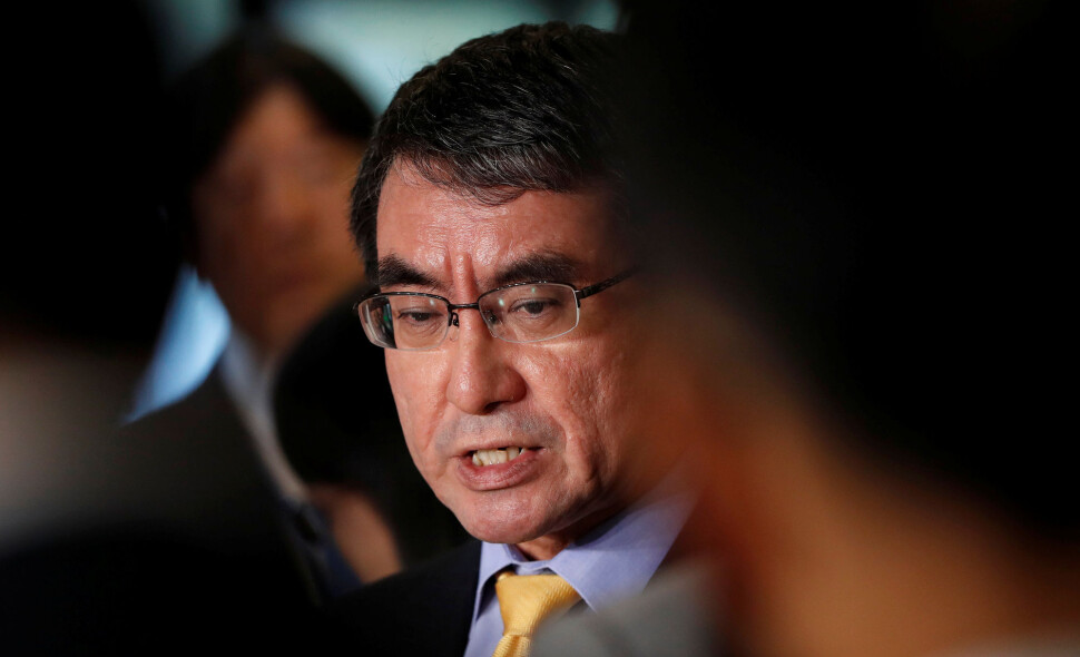Japans utenriksminister Taro Kono forklarer ikke hvorfor myndighetene nekter en journalist å reise til Jemen. Foto: Reuters / NTB scanpix Japans utenriksminister Taro Kono forklarer ikke hvorfor myndighetene nekter en journalist å reise til Jemen. Foto: Reuters / NTB scanpix