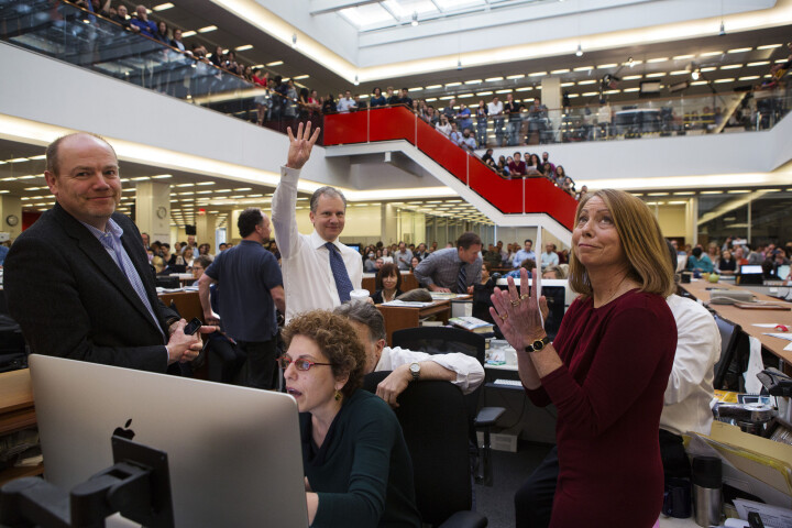 Jill Abramson (til høyre) fra tiden som sjefredaktør i New York Times. Fra venstre administrerende direktør Mark Thompson, assisterende nyhetsredaktør Susan Chira og publisher Arthur Sulzberger jr. Foto: Ruth Fremson / Reuters / NTB scanpix Jill Abramson (til høyre) fra tiden som sjefredaktør i New York Times. Fra venstre administrerende direktør Mark Thompson, assisterende nyhetsredaktør Susan Chira og publisher Arthur Sulzberger jr. Foto: Ruth Fremson / Reuters / NTB scanpix