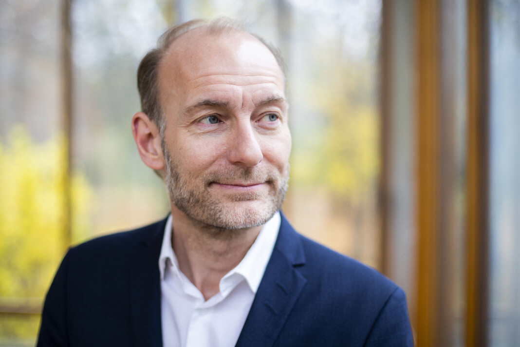 Fritt Ord-leder Knut Olav Åmås deler ut penger til Faktisk.no, Natt&Dag og NTB denne måneden. Foto: Håkon Mosvold Larsen / NTB scanpix Fritt Ord-leder Knut Olav Åmås deler ut penger til Faktisk.no, Natt&Dag og NTB denne måneden. Foto: Håkon Mosvold Larsen / NTB scanpix