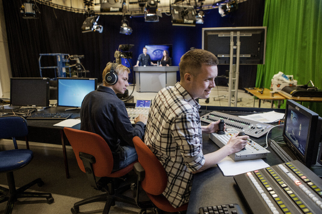 Studentene ved journalistikkutdanningen i Volda er mest fornøyde. Her i TV-studio. Foto: Marius Beck Dahle (Pressefoto) Studentene ved journalistikkutdanningen i Volda er mest fornøyde. Her i TV-studio. Foto: Marius Beck Dahle (Pressefoto)