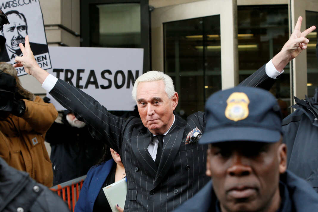 Donald Trumps mangeårige venn og rådgiver Roger Stone erklærte seg ikke skyldig da han i en domstol ble forelagt anklagene fra Mueller-granskingen. Foto: Jim Bourg / Reuters / NTB scanpix Donald Trumps mangeårige venn og rådgiver Roger Stone erklærte seg ikke skyldig da han i en domstol ble forelagt anklagene fra Mueller-granskingen. Foto: Jim Bourg / Reuters / NTB scanpix