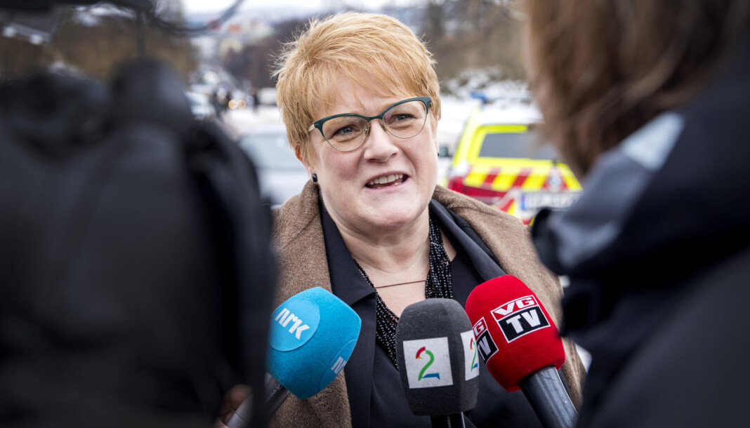 Kulturminister Trine Skei Grande søker å berolige Aps mediepolitiske talsmann Trond Giske, som tror mediemeldingen lar vente på seg på grunn av strid internt i regjeringen. Foto: Gorm Kallestad / NTB Scanpix Kulturminister Trine Skei Grande søker å berolige Aps mediepolitiske talsmann Trond Giske, som tror mediemeldingen lar vente på seg på grunn av strid internt i regjeringen. Foto: Gorm Kallestad / NTB Scanpix