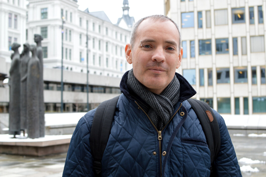 Craig Silverman delte sin kunnskap om å granske artikler, profiler og sider på nettet med norske journalister. Foto: Nils Martin Silvola Craig Silverman delte sin kunnskap om å granske artikler, profiler og sider på nettet med norske journalister. Foto: Nils Martin Silvola