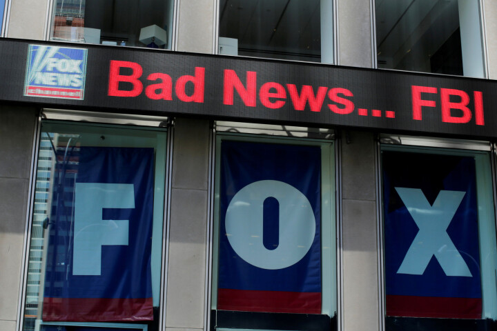 Avisen New Yorker hevder i en artikkel at det er tette bånd mellom president Donald Trump, hans administrasjon og Fox News. Derfor ønsker ikke Demokratene at kanalen skal arrangere TV-debattene mellom presidentkandidater i 2020. Foto: Reuters / NTB scanpix Avisen New Yorker hevder i en artikkel at det er tette bånd mellom president Donald Trump, hans administrasjon og Fox News. Derfor ønsker ikke Demokratene at kanalen skal arrangere TV-debattene mellom presidentkandidater i 2020. Foto: Reuters / NTB scanpix