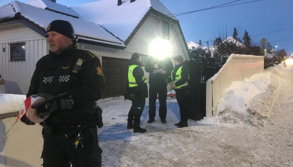 I vinter har det vært flere hendelser ved justisministerens bolig i Oslo. I januar tok det fyr i en søppelkasse (bildet). Natt til søndag brant det i en bil ved boligen. Foto: Ole Kristian Bjellaanes / NTB scanpix