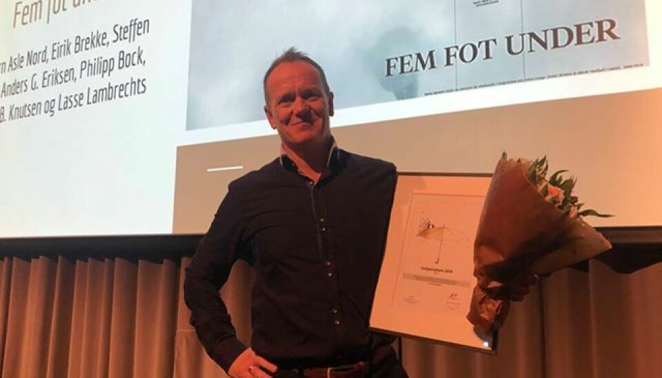 Tidligere BT-journalist Bjørn Asle Nord tok i 2019 imot Gullparaplyen for «Fem fot under».