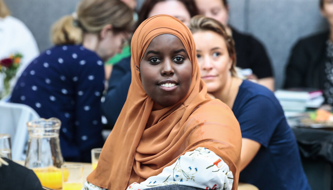 Sumaya Jirde Ali er spaltist i Morgenbladet og Klassekampen. I tillegg har hun gitt ut to bøker – «Melanin hvitere enn blekemiddel» og «Kvinner som hater menn». Nå er hun hedret med ytringsfrihetsprisen for 2018. Foto: Lise Åserud / NTB scanpix Sumaya Jirde Ali er spaltist i Morgenbladet og Klassekampen. I tillegg har hun gitt ut to bøker – «Melanin hvitere enn blekemiddel» og «Kvinner som hater menn». Nå er hun hedret med ytringsfrihetsprisen for 2018. Foto: Lise Åserud / NTB scanpix
