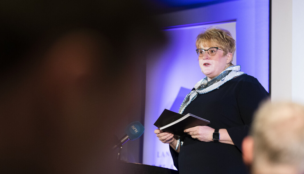Kulturminister Trine Skei Grande presenterer mediestøttemeldingen på Landslaget for lokalaviser (LLA) sitt landsmøte på Scandic Ambassadeur Hotel i Drammen. Foto: Berit Roald / NTB scanpix Kulturminister Trine Skei Grande presenterer mediestøttemeldingen på Landslaget for lokalaviser (LLA) sitt landsmøte på Scandic Ambassadeur Hotel i Drammen. Foto: Berit Roald / NTB scanpix