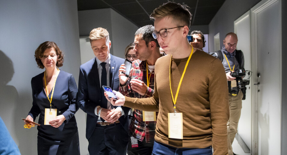 Lars Joakim Skarvøy er ansatt som politisk journalist i TV 2