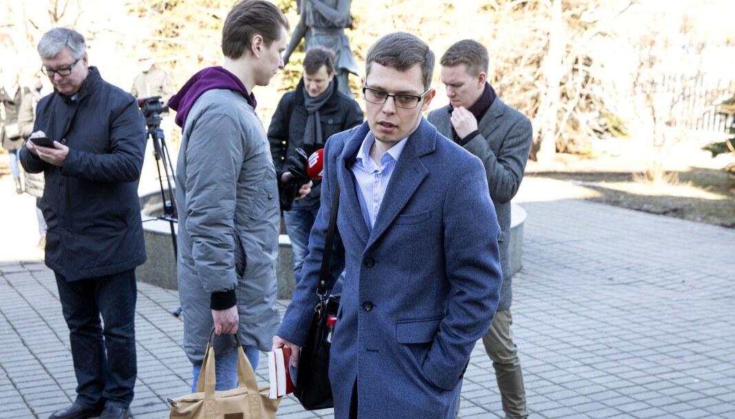 NRK-reporter Jan Espen Kruse i bakgrunnen til venstre, mens Advokat Pjotr Anasjkin ankommer byretten i Moskva hvor rettssaken mot Frode Berg starter denne uka. Foto: Tore Meek / NTB scanpix NRK-reporter Jan Espen Kruse i bakgrunnen til venstre, mens Advokat Pjotr Anasjkin ankommer byretten i Moskva hvor rettssaken mot Frode Berg starter denne uka. Foto: Tore Meek / NTB scanpix