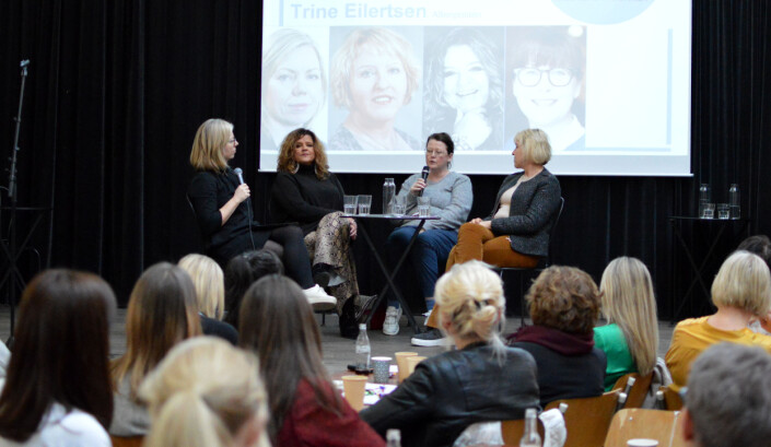 Fra venstre Trine Eilertsen, Signy Fardal, Hanne Tømta, Grethe Gynnild-Johnsen. Foto: Nils Martin Silvola Fra venstre Trine Eilertsen, Signy Fardal, Hanne Tømta, Grethe Gynnild-Johnsen. Foto: Nils Martin Silvola