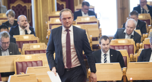 Ny postlov: Lokalavisene får fire år på seg til digital omstilling Ny postlov: Lokalavisene får fire år på seg til digital omstilling
