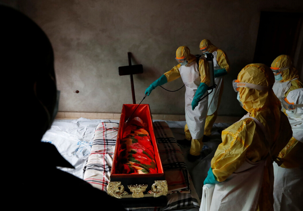 Av over 3.000 utviklingssaker på fem år handlet kun 21 om vaksinering, og de fleste av disse om ebola. Her er helsearbeidere i Kongo i desember 2018. Foto: Goran Tomasevic / Reuters / NTB Scanpix Av over 3.000 utviklingssaker på fem år handlet kun 21 om vaksinering, og de fleste av disse om ebola. Her er helsearbeidere i Kongo i desember 2018. Foto: Goran Tomasevic / Reuters / NTB Scanpix