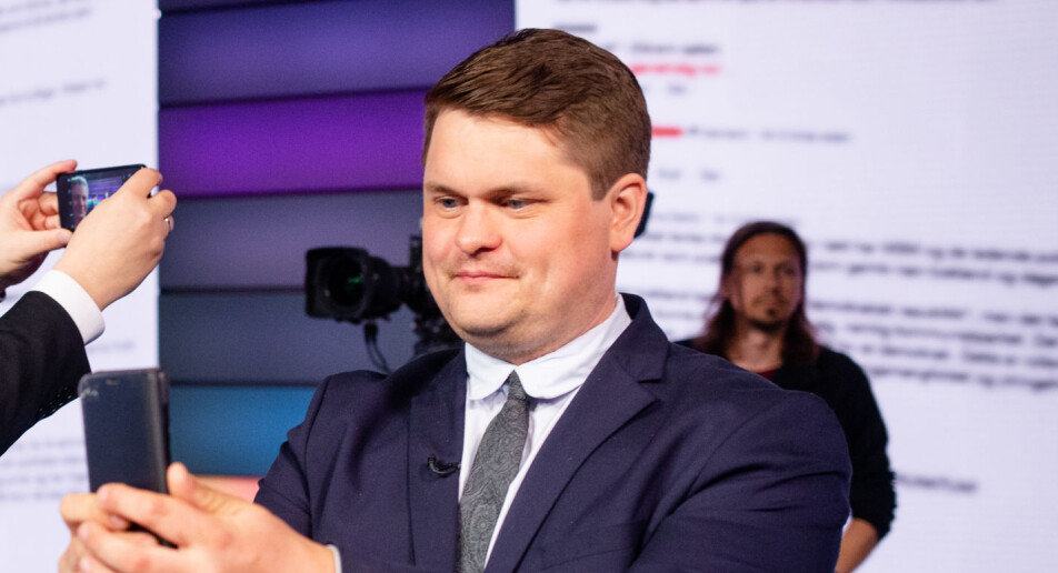 Resett søkte seg mot presseforbund på mandag, publiserte anmeldelse med bruk av ordet «araberpakk» på tirsdag