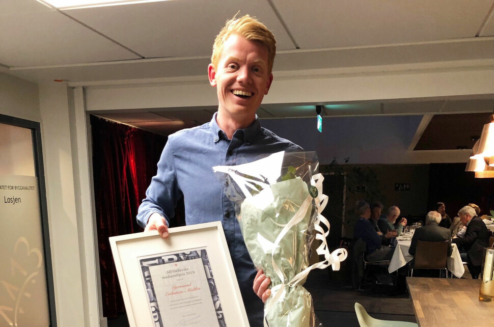 Gjermund Erikstein-Midtbø i NRK Buskerud får pris for sin nynorskbruk. Foto: Chris Carlsen / NRK Buskerud