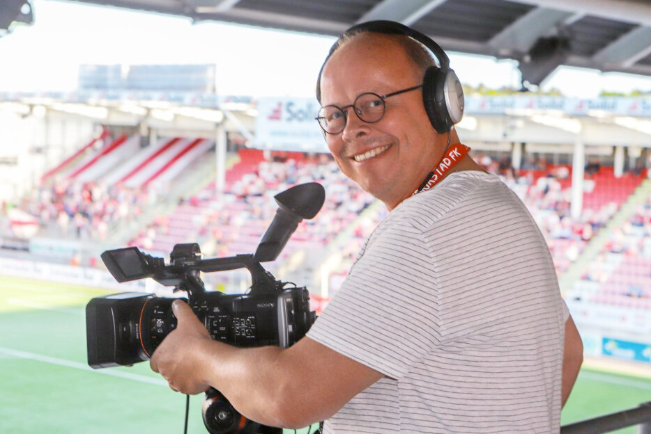 Fotograf Erik Hagen (56) fikk plutselig ansvar for TV-satsingen. Nå er han blitt «supermannen» i Fredriksstad Blad