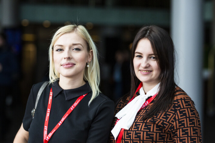 Aleksandra Mikhova, nyhetsredaktør i Argumenty i fakty i Moskva og Ekaterina Titla, journalist i Kirovskij Rabotchij i Kirovsk. Foto: Kristine Lindebø Aleksandra Mikhova, nyhetsredaktør i Argumenty i fakty i Moskva og Ekaterina Titla, journalist i Kirovskij Rabotchij i Kirovsk. Foto: Kristine Lindebø