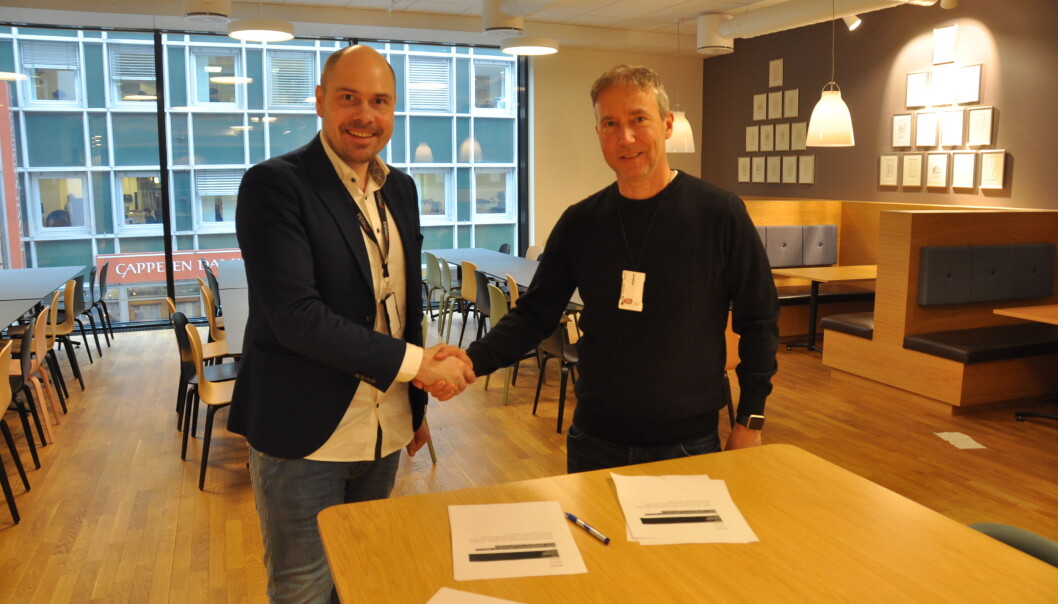 Konserndirektør Anders Opdahl i Amedia og generalsekretær Kjetil Hildeskor har inngått en tre års avtale som gir Amedia eksklusiv rett til å sende en rekke andre friidrettsarrangementer på sine nettaviser. Foto: Amedia Konserndirektør Anders Opdahl i Amedia og generalsekretær Kjetil Hildeskor har inngått en tre års avtale som gir Amedia eksklusiv rett til å sende en rekke andre friidrettsarrangementer på sine nettaviser. Foto: Amedia