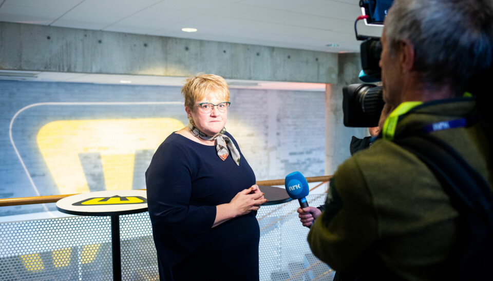 Kulturminister Trine Skei Grande er kritisk til mediestøtte som gir mest til de største avisene. Foto: Eskil Wie Furunes
