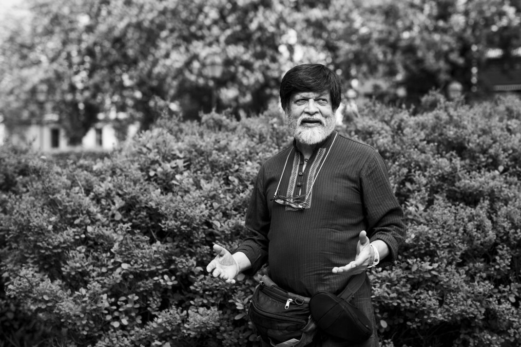 Shahidul Alam takker først og fremst andre aktivister i Bangladesh for at han ble løslatt på kausjon. – Men jeg er ennå ikke fri. Foto: Kristine Lindebø Shahidul Alam takker først og fremst andre aktivister i Bangladesh for at han ble løslatt på kausjon. – Men jeg er ennå ikke fri. Foto: Kristine Lindebø