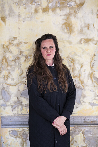 Miriam Dalsgård står sjelden i ro når hun fotograferer, men her poserer hun noen sekunder foran en fin vegg. Foto: Kristine Lindebø Miriam Dalsgård står sjelden i ro når hun fotograferer, men her poserer hun noen sekunder foran en fin vegg. Foto: Kristine Lindebø