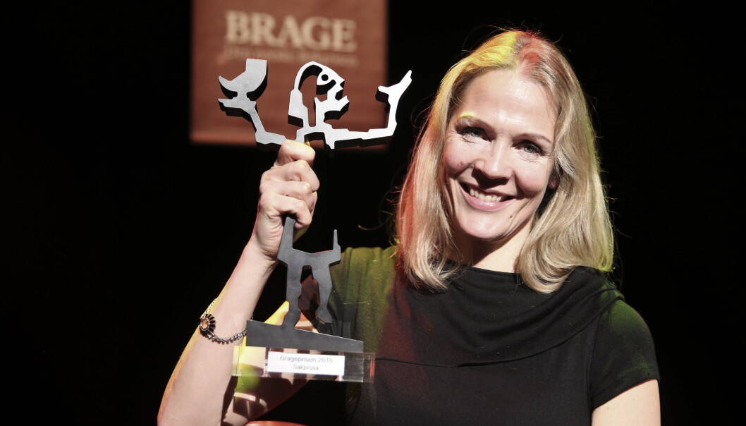 Åsne Seierstad fikk i 2016 Brageprisen i klassen sakprosa for To søstre. Foto: Vidar Ruud / NTB scanpix Åsne Seierstad fikk i 2016 Brageprisen i klassen sakprosa for To søstre. Foto: Vidar Ruud / NTB scanpix