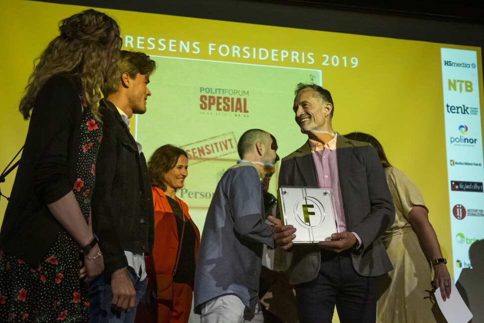Politiforum stakk av med Fagpressens forsidepris. Med diplomen står redaktør Ole Martin Mortvedt. Foto: Kristine Lindebø Politiforum stakk av med Fagpressens forsidepris. Med diplomen står redaktør Ole Martin Mortvedt. Foto: Kristine Lindebø