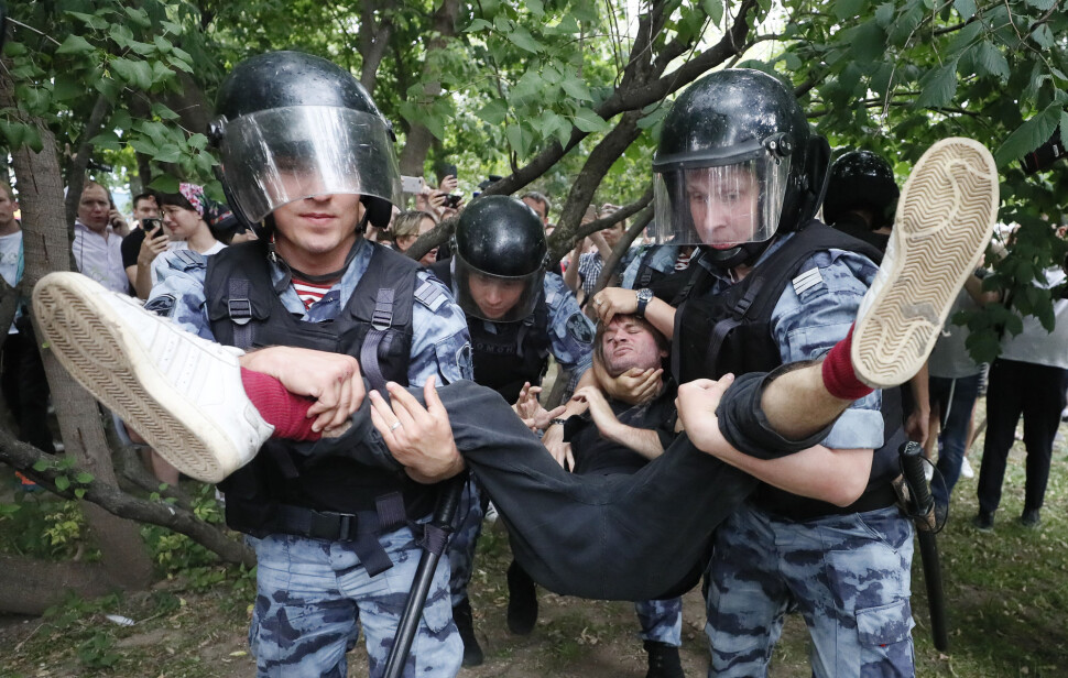 Siktelsen av gravejournalisten Ivan Golunov utløste dagens demonstrasjoner i Moskva. Foto: Reuters / NTB scanpix Siktelsen av gravejournalisten Ivan Golunov utløste dagens demonstrasjoner i Moskva. Foto: Reuters / NTB scanpix