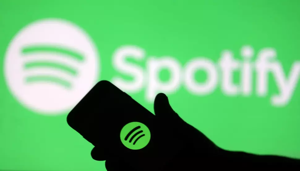 Strømmegiganten Spotify beveger seg i retning radio med Your Daily Drive, som inneholder både musikk og oppdaterte nyheter fra utvalgte partnere. Foto: Reuters / NTB scanpix