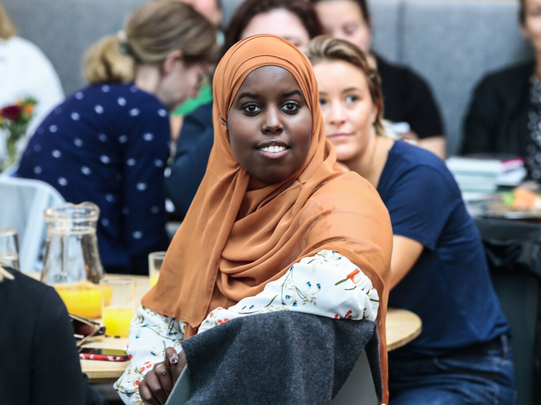 Sumaya Jirde Ali har gitt ut flere bøker og mottatt Forfatterforeningens ytringsfrihetspris. En 70 år gammel kvinne fra Bergen er dømt for netthets mot henne. Foto: Lise Åserud / NTB scanpix Sumaya Jirde Ali har gitt ut flere bøker og mottatt Forfatterforeningens ytringsfrihetspris. En 70 år gammel kvinne fra Bergen er dømt for netthets mot henne. Foto: Lise Åserud / NTB scanpix