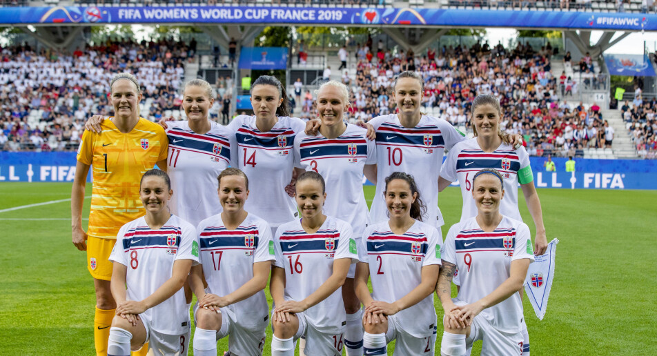 Stortingsflertall for damefotball på åpne kanaler