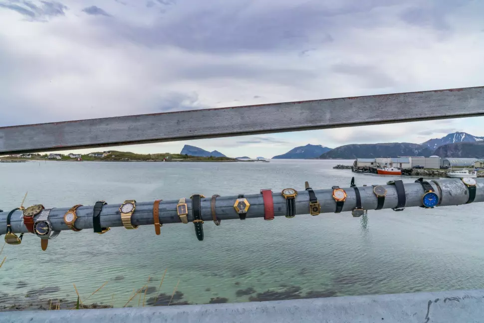 Klokker på broen til Sommarøy. Foto: Gøran Mikkelsen / Innovasjon Norge