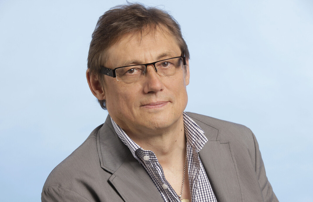 Nils Johan Heatta sa nylig opp NRK-jobben. Nå har den tidligere NRK Sápmi-sjefen sendt en e-post til ansatte der han forteller om konflikt med nåværende divisjonsdirektør Mona Solbakk og kringkastingssjef Thor Gjermund Eriksen. Foto: NRK Nils Johan Heatta sa nylig opp NRK-jobben. Nå har den tidligere NRK Sápmi-sjefen sendt en e-post til ansatte der han forteller om konflikt med nåværende divisjonsdirektør Mona Solbakk og kringkastingssjef Thor Gjermund Eriksen. Foto: NRK