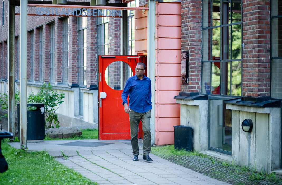 Rajan Chelliah møter Journalisten på det som kan være hans siste dag med fungerende NRK-nøkkelkort. Foto: Nils Martin Silvola Rajan Chelliah møter Journalisten på det som kan være hans siste dag med fungerende NRK-nøkkelkort. Foto: Nils Martin Silvola