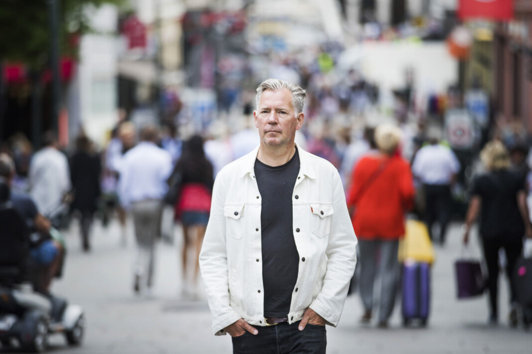 Erik Valebrokk leser fast Dagsavisen på papir hver morgen. Resten av dagen går det mye i Facebook. Foto: Frode Hansen / VG / NTB scanpix Erik Valebrokk leser fast Dagsavisen på papir hver morgen. Resten av dagen går det mye i Facebook. Foto: Frode Hansen / VG / NTB scanpix