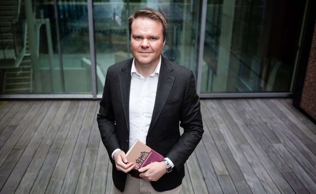 Den tidligere Fpu-lederen Ove André Vanebo er i dag senioradvokat i Kluge Advokatfirma AS. Nå gir han ut «Krisehåndboka». Foto: Eskil Wie Furunes Den tidligere Fpu-lederen Ove André Vanebo er i dag senioradvokat i Kluge Advokatfirma AS. Nå gir han ut «Krisehåndboka». Foto: Eskil Wie Furunes