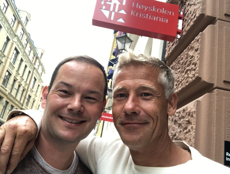 Lars Richard Bache (t.h.), studieleder for bachelor i journalistikk ved Høyskolen Kristiania, og høyskolelektor Jon Martin Larsen, har utarbeidet eksamensoppgaven. Lars Richard Bache (t.h.), studieleder for bachelor i journalistikk ved Høyskolen Kristiania, og høyskolelektor Jon Martin Larsen, har utarbeidet eksamensoppgaven.