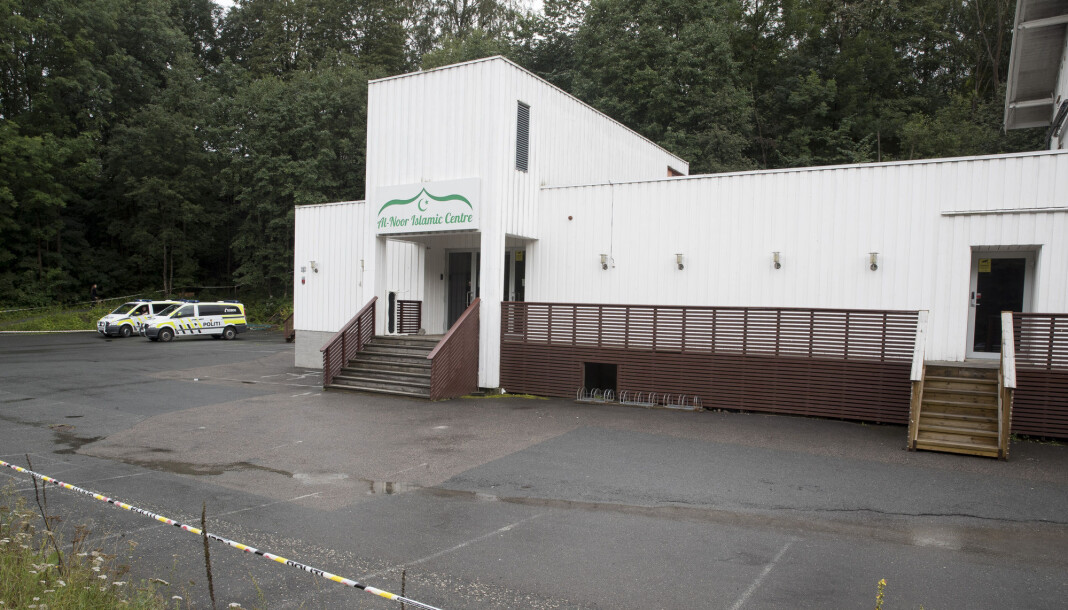 Menigheten i Al-Noor Islamic Centre i Bærum åpner moskeen på Skui for pressen lørdag. Foto: Terje Pedersen / NTB scanpix Menigheten i Al-Noor Islamic Centre i Bærum åpner moskeen på Skui for pressen lørdag. Foto: Terje Pedersen / NTB scanpix