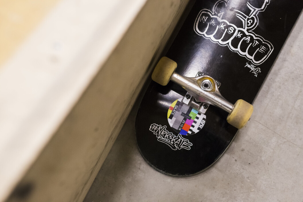 Skateklubben har selvsagt egne klistremerker – laget med utgangspunkt i det gode, gamle prøvebildet. Skateklubben har selvsagt egne klistremerker – laget med utgangspunkt i det gode, gamle prøvebildet.