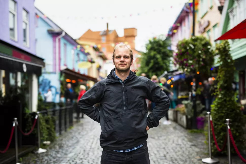 – Jeg trives ekstremt godt med å bo her, sier Kristjánsson om sitt nye liv i Stavanger, selv om han er uten lønn, uten lappen og uten «medie-bobla» han var en del av i Oslo.