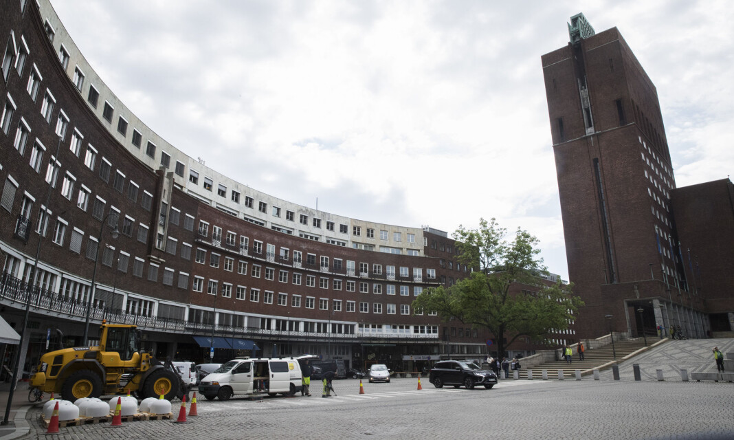 En historie om en heisstans på Fridtjof Nansens plass ved Oslo rådhus skaper diskusjon. Foto: Berit Roald/Scanpix En historie om en heisstans på Fridtjof Nansens plass ved Oslo rådhus skaper diskusjon. Foto: Berit Roald/Scanpix
